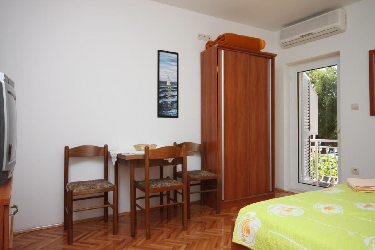 Apartments By The Sea Drvenik Donja Vala, Makarska - 6658 Exterior foto
