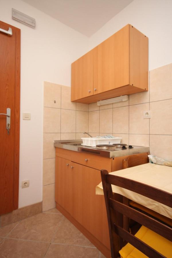 Apartments By The Sea Drvenik Donja Vala, Makarska - 6658 Exterior foto